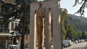 ATATRK HEYKEL YENLEND