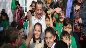 BAKAN ZCAN\'DAN DNYA OCUK HAKLARI GN MESAJI 