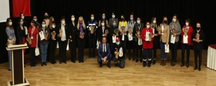 BAKAN ZCAN KADIN PERSONELLERN KADINLAR GN\'N KUTLADI