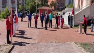 102. YIL ELENK SUNUMU LE KUTLANDI