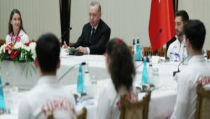 ERDOAN, SPORCULARI VE ELEN\' KABUL ETT