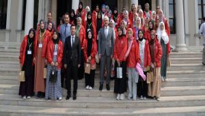 AFYON\'DAN BOLU\'YA GELEN KIZ RENCLER VAL KILI\'I ZYARET ETT