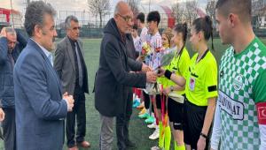 KARAAYIR ALES KADIN HAKEMLER UNUTMADI