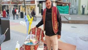 OSMANLI GELENEN CADDEDE YAATIYOR