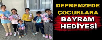 Hatay\'da depremzede ocuklara bayram hediyesi niversitelilerden