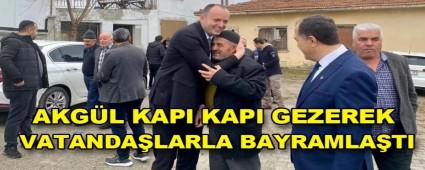 AKGL KAPI KAPI GEZEREK VATANDALARLA BAYRAMLATI