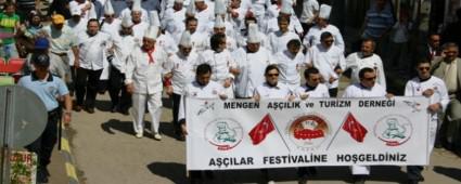 AILIK FESTVAL TARHLER BELL OLDU