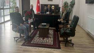 GEN  ADAMLARI\'NDAN L MDRNE ZYARET