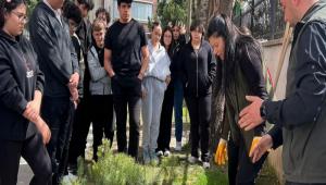 Lise rencileri okul bahesine fidanlar kendileri dikti