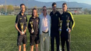 KUPALARLA GELEN TE�EKK�R: MEHMET AB�YE VEFA